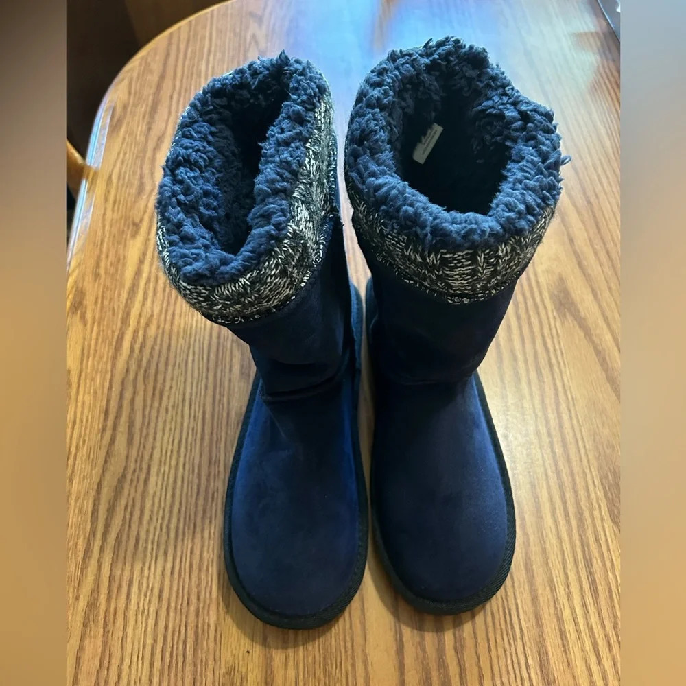Navy Blue Muk Luks Short Winter Fall Fur Boots Knit Buttoned Women’s Size 9 - Picture 6 of 6